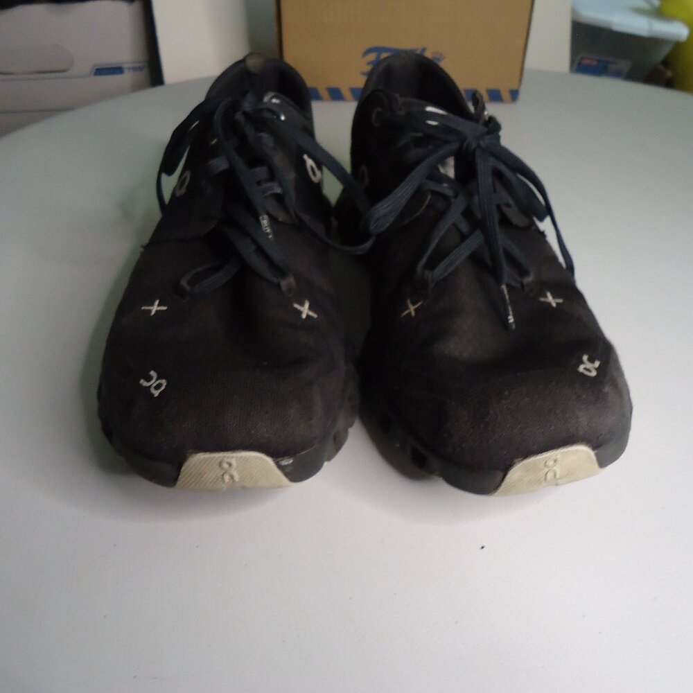 Men's On Cloud X 3 Sneakers, Black/Gray, Size 10M Light Heel rub and Heel Wear